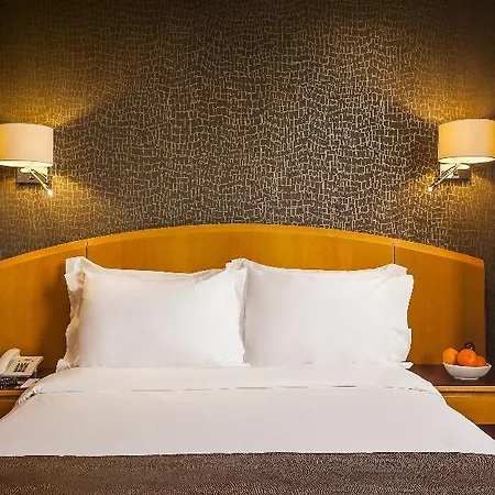 Hf Fenix Otel 4*